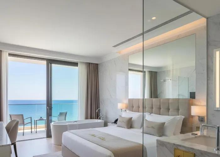 Artemis Luxury Palace 5*