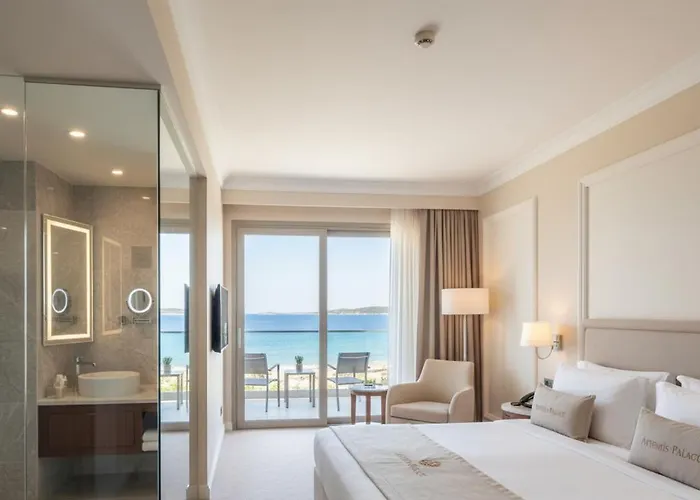 Apartahotel Artemis Luxury Palace 5*