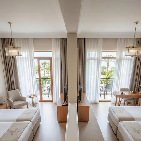 Lägenhetshotell Artemis Luxury Palace