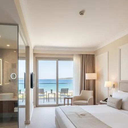Lägenhetshotell Artemis Luxury Palace 5*