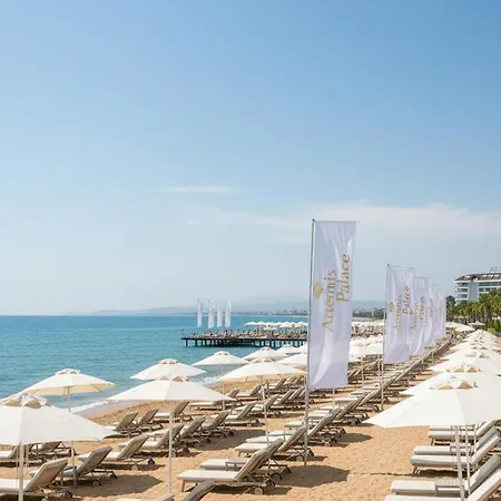 Artemis Luxury Palace Lägenhetshotell 5*